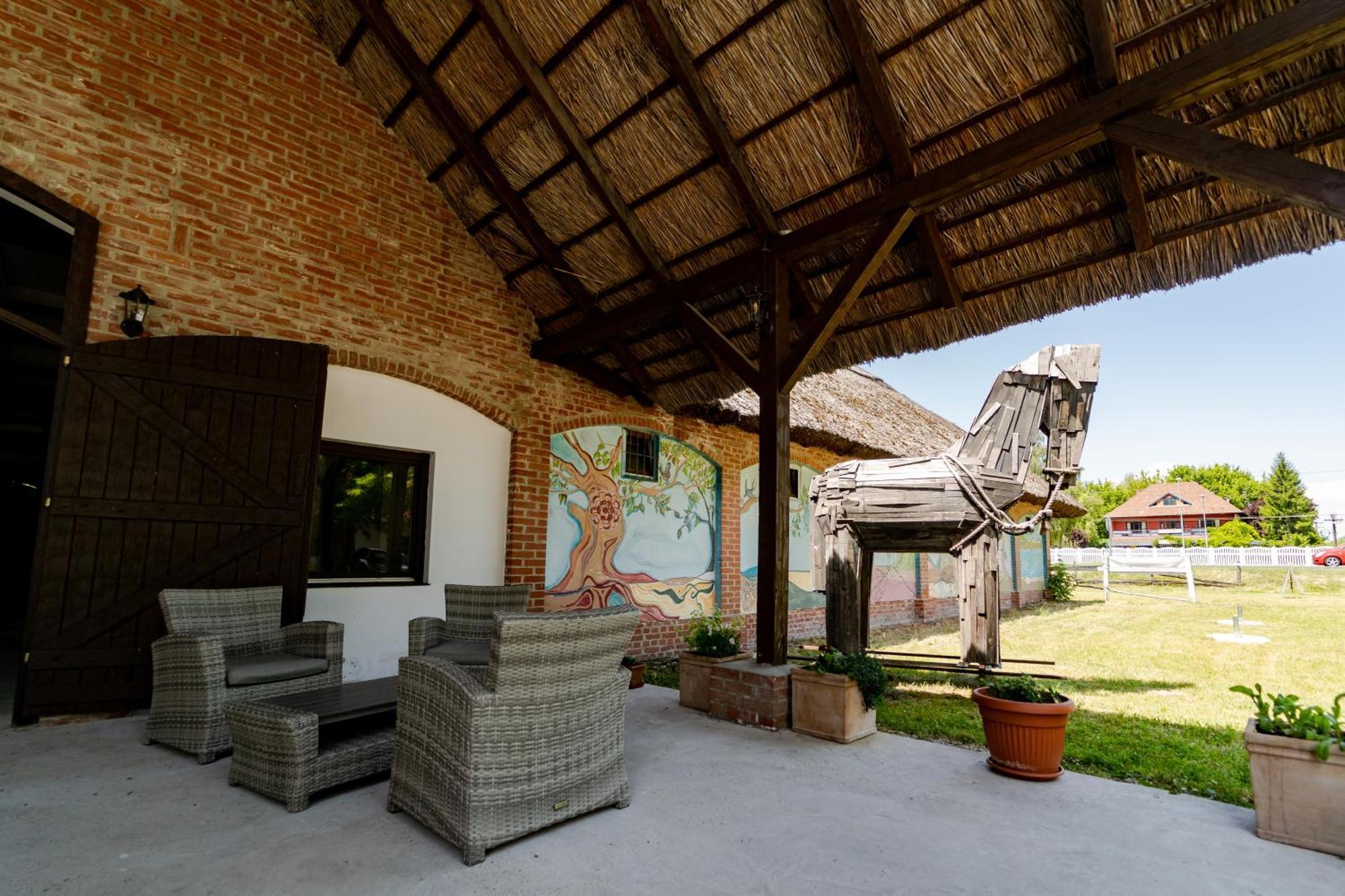 Bohem Birtok Es Csarda Hotel ซามาร์ดี ภายนอก รูปภาพ